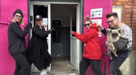 Majówka z modą za różowymi drzwiami – weekend otwartych pracowni w OFF Biuro prasowe