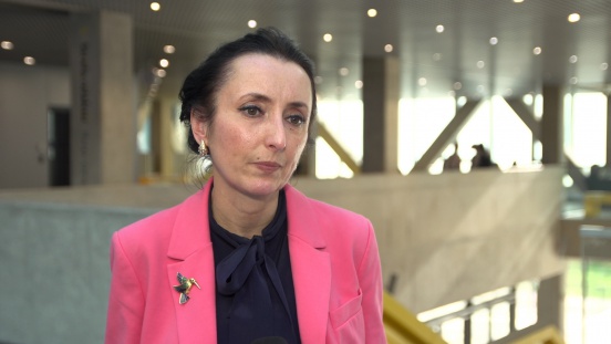 Brytyjski dyplom można zdobyć w Polsce. Studia w formacie ponadnarodowym zyskują na popularności