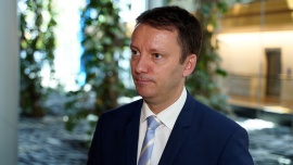 Europosłowie za wydłużeniem finansowania krajowych planów odbudowy o 1,5 roku. Apelują o większą przejrzystość wydatków News powiązane z pandemia COVID-19