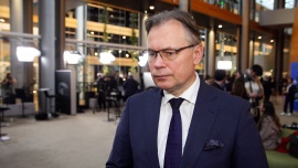 Deepfake coraz większym zagrożeniem. Europa szuka równowagi między bezpieczeństwem a wolnością słowa w sieci News powiązane z media społecznościowe