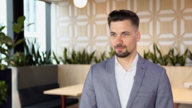 Napoje funkcjonalne przestają być niszą dla sportowców. Producenci dostrzegają potencjał w białku, kolagenie i formułach roślinnych