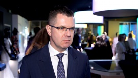 W UE powstaje 12 mln t odpadów tekstylnych rocznie. Artyści przez sztukę chcą promować drugi obieg w modzie