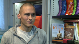 Najpierw multimedialny podręcznik na DVD, teraz książka. Wiktor Morgulec zachęca Polaków do uprawiania jogi! Wszystkie newsy
