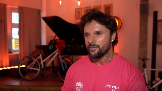 Qczaj: Kiedyś na każde wyjście musiałem kupić sobie coś nowego. Teraz już nie chcę kupować kolejnych garniturów, by potem wyrzucać je na śmietnik