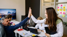 Motywacja pracownicza a skuteczny system motywacyjny – jak budować zaangażowanie zespołu?