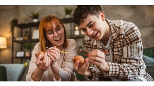 Oszczędzasz na docenianiu? Zapłacisz rotacją. Aż 78% pracowników przez brak docenienia szuka pracy lub ogranicza zaangażowanie Biuro prasowe