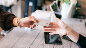 Luka benefitowa w Polsce. Ponad 4 na 10 pracowników nie korzysta regularnie z benefitów