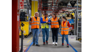 Czas przedświątecznych zakupów na Amazon.pl – sezonowa rekrutacja i nowe świadczenia pracownicze