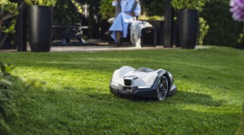 Czas na nową erę pielęgnacji trawnika. Husqvarna wprowadza cztery nowe roboty koszące z technologią opartą na AI oraz dwa nowe modele dla profesjonalistów Biuro prasowe