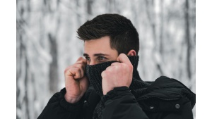 Podstawy pielęgnacji męskich włosów zimą Biuro prasowe