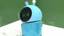 Wyposażony w sztuczną inteligencję robot pomoże dzieciom w rozwoju. Będzie uczył rozwiązywania zagadek oraz języków obcych News powiązane z robot Photon