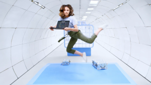 Maja Kuczyńska w reklamie Pixelbook Go