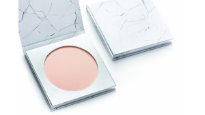 Wegański puder IUNO Cosmetics podstawą idealnego makijażu Biuro prasowe