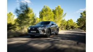 Nowy Lexus RX zdobywa wyróżnienie w testach zderzeniowych