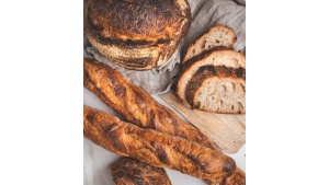 Polsko-francuska miłość do glutenu, czyli tradycja w każdej kromce