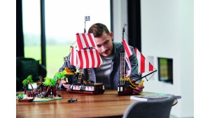 Odkryjcie epicki wrak statku z zestawem LEGO® Ideas Piraci z Zatoki Barakud