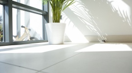 Jak szyby przeciwsłoneczne wpływają na komfort w budynku? Biuro prasowe
