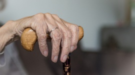 Seniorzy twierdzą, że starość można porównać do przymusowej izolacji