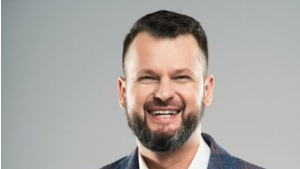 Jak Polki i Polacy postrzegają pewność siebie – raport z badań Mental Power