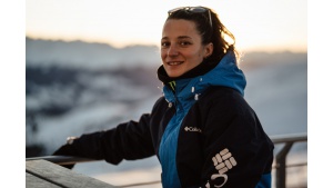 Columbia ogłasza partnerstwo ze szwajcarską narciarką freestylową Sarah Hoefflin