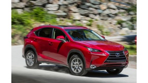 Lexus NX wyjątkowo bezpieczny. Najwyższa ocena w testach IIHS
