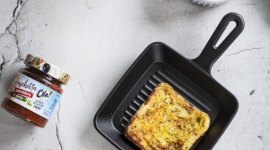 PRZEPIS: Francuskie tosty z jajecznicą i Bruschetta pomidory + zioła OLE!