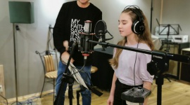 10-letnia Tosia nagrała piosenkę pod okiem Piotra Rubika