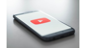 Jak epidemia koronawirusa wpływa na oglądalność filmów na YouTube?