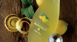 Bottega Limoncino. Tradycyjny włoski likier cytrynowy na letnie upały
