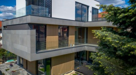 Modernistyczne wyzwanie – kubikowy dom na warszawskiej Ochocie Biuro prasowe