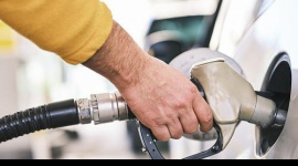 Letnie tankowanie – ile będzie kosztować paliwo w wakacje?