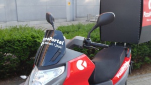 Elektryczne skutery przyszłością dostaw jedzenia Biuro prasowe