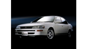 Toyota Corolla TRD2000. Samochód wyścigowy w kamuflażu rodzinnego sedana