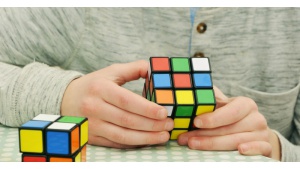 Światowy Dzień Kostki Rubika - Ikoniczna łamigłówka dla każdego Biuro prasowe