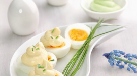 Od majonezu do sosu holenderskiego - przepisy na sosy z jajek