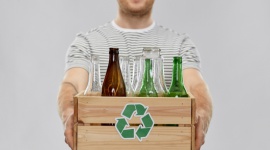 Czy szklana butelka jest eko? O trendach w konsumpcyjnym minimalizmie Biuro prasowe