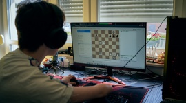 Znany szachista spełnia marzenie wyjątkowego chłopca