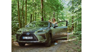 Mistrzyni Polski w trójskoku Anna Jagaciak jeździ Lexusem NX Biuro prasowe