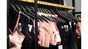 Franczyzowy butik odzieżowy, czyli na biznes idealny dla kobiet! Biuro prasowe