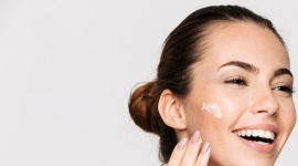 Pielęgnacja cery naczynkowej – sprawdź jakich składników w kosmetykach szukać! Biuro prasowe