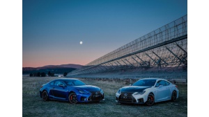 Lexus wysyła dźwięk V-ósemki w kosmos