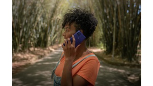 Jak wycisnąć z baterii smartfonu jak najwięcej? Motorola podpowiada