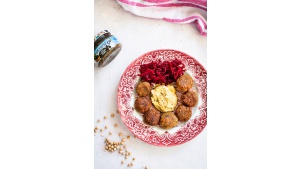 Falafele z Pasteną – pastą z czarnych oliwek OLE!