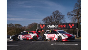 Po mistrzostwo BTCC Toyotą Corollą w barwach Motul Biuro prasowe