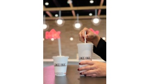 Max Premium Burgers zmniejsza zużycie plastiku w restauracjach